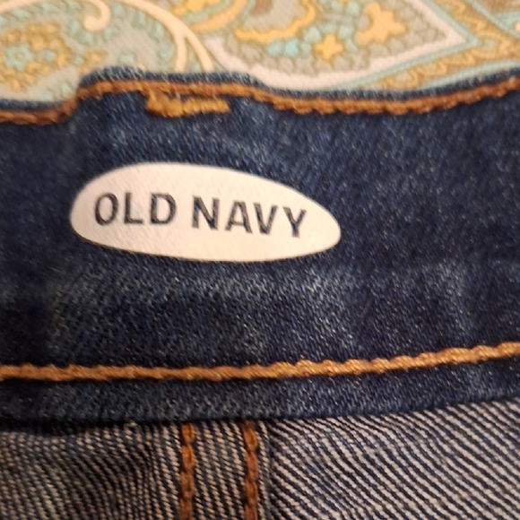Old Navy Blue Jean Shorts with Cuffed Hem. Size 0 - Picture 4 of 6